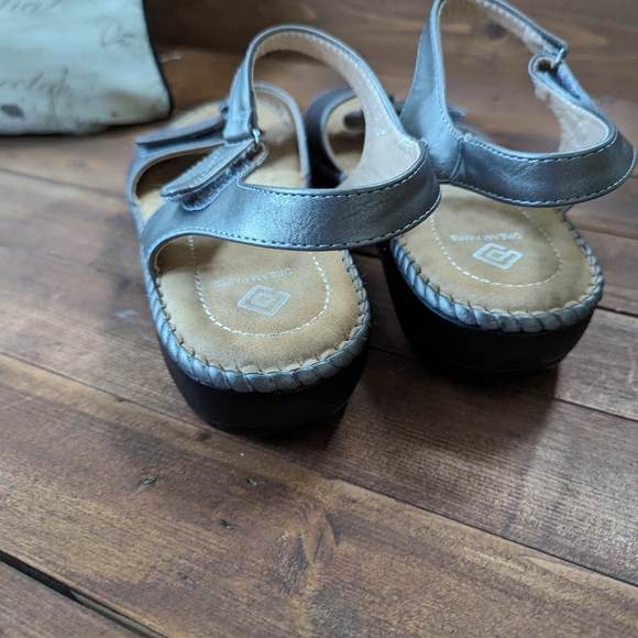 Dream Pairs Bronze Metallic Platform Sandals Size 11 - Picture 6 of 8